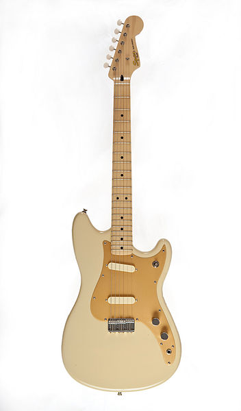 File:Squier ClassicVibe Duo-Sonic.jpg